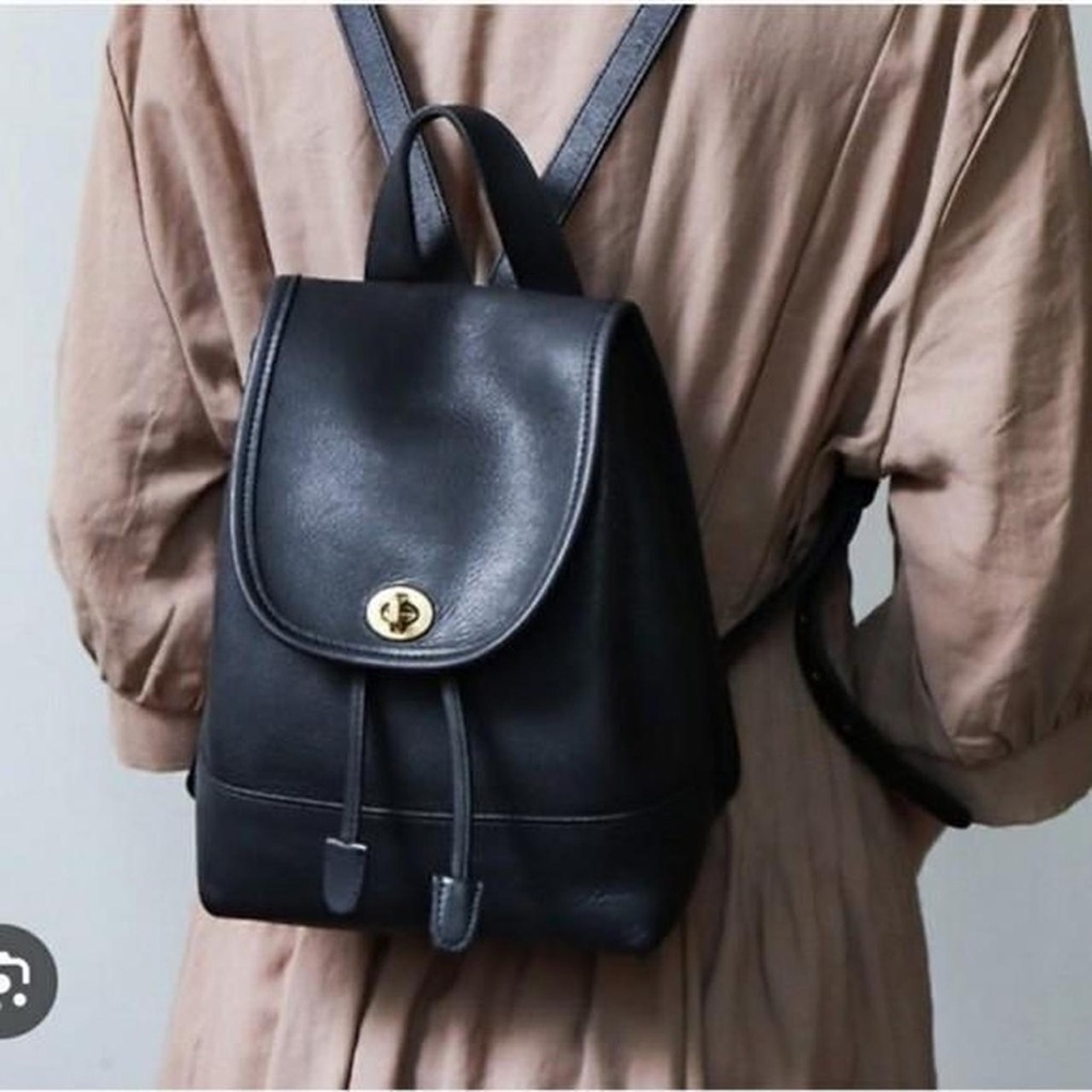Coach vintage Day Pack in Black glovetanned leather- (USA) - Picture 4 of 16